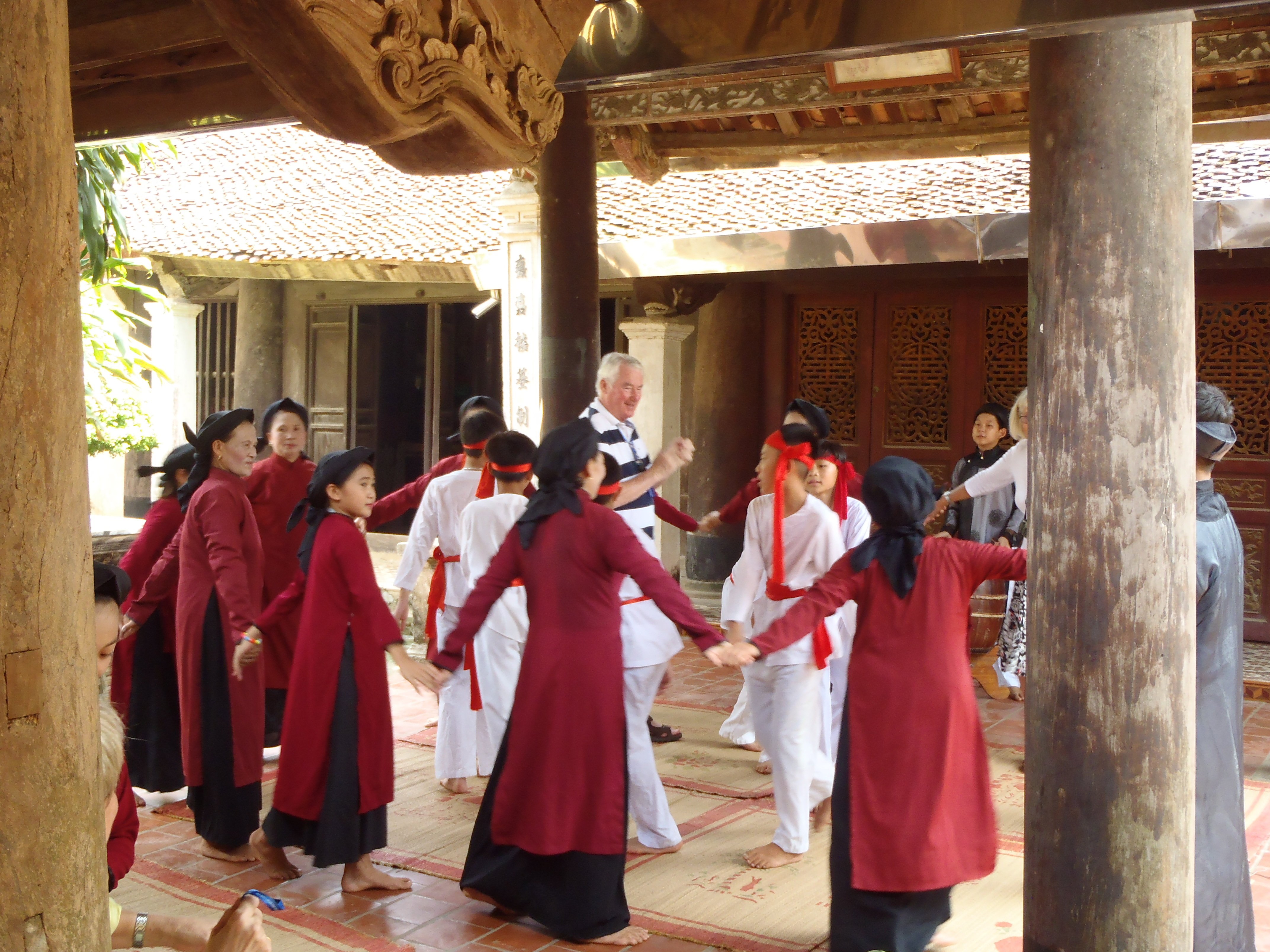 Local Red Dao people, strolling through sapa
